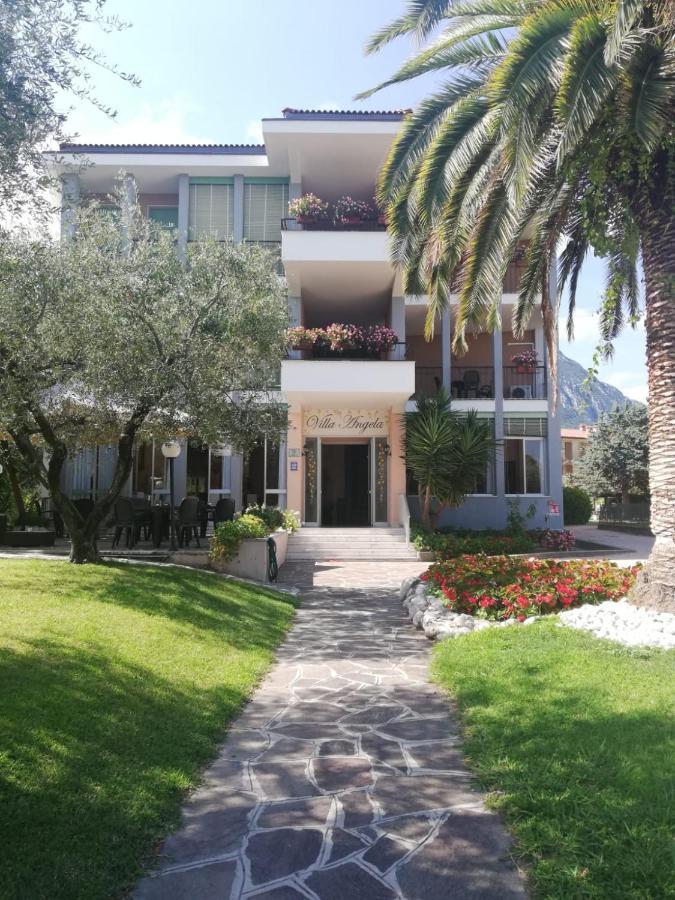 Albergo Villa Angela ตอสโกลาโน มาแดร์โน ภายนอก รูปภาพ